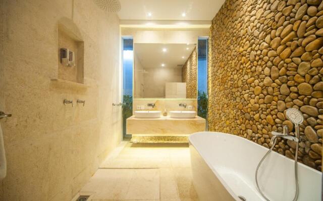 Bathhouse Executive Residence