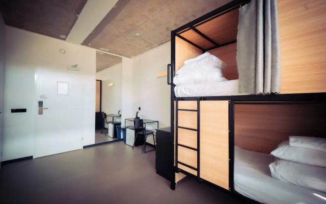 Urban Hotel The Golden Stork