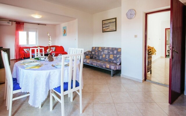 Spacious Apartment in Banj With Terrace