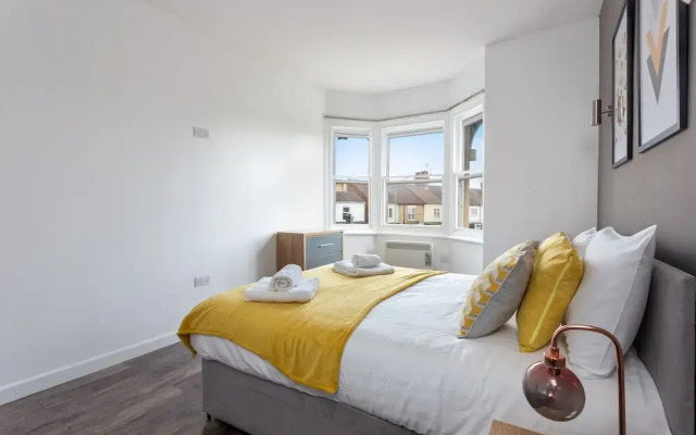 Modern Executive Apartment Peterborough