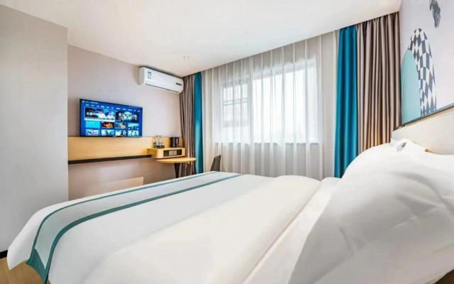 Yunhong Hotel (Guangzhou Railway Station Xicun Subway Station)