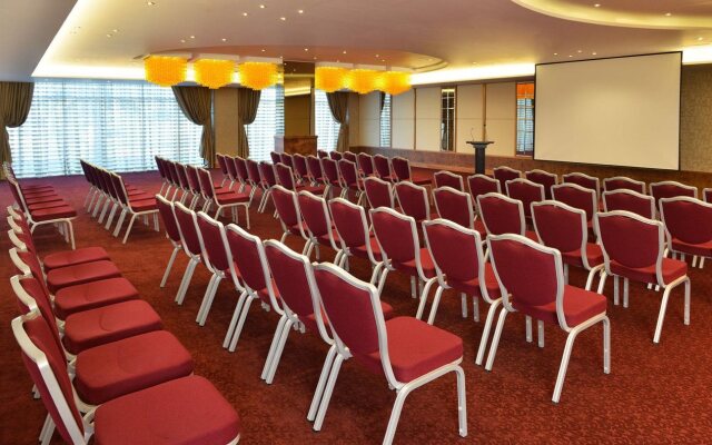 Swiss-Belhotel Seef Bahrain