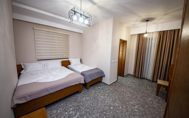 Hotel Center - Hotel in Ksamil - Photo 5