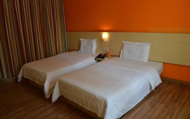 7 Days Inn Zhuhai Gongbei Immigration Port Walking Street Branch