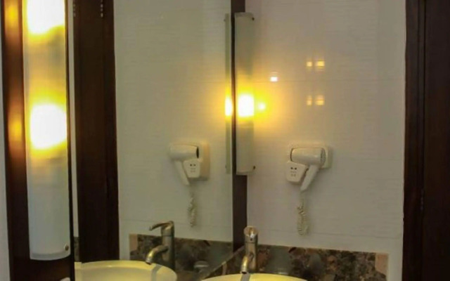 Tanza Oasis Hotel and Resort