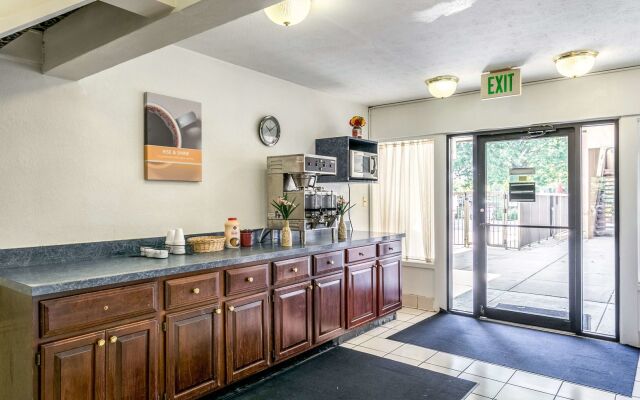 Americas Best Value Inn Edgewood