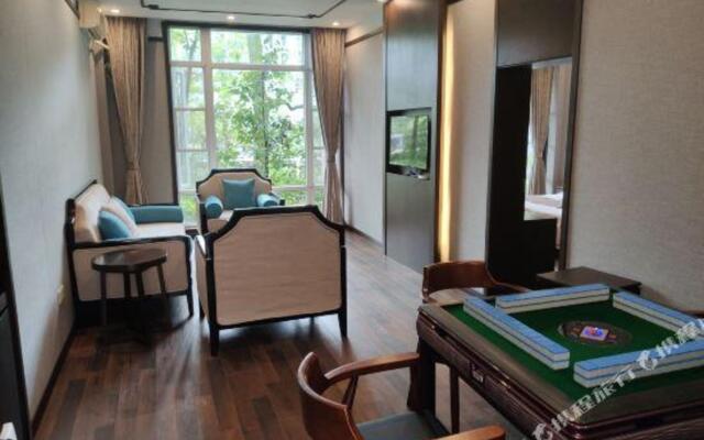 Chongqing White-collars East Hotspring Hotel