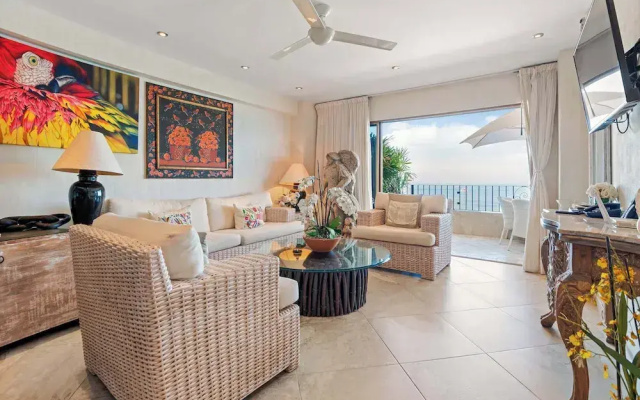Ocean View 2Br Condo-balcony-beach-pool - 712