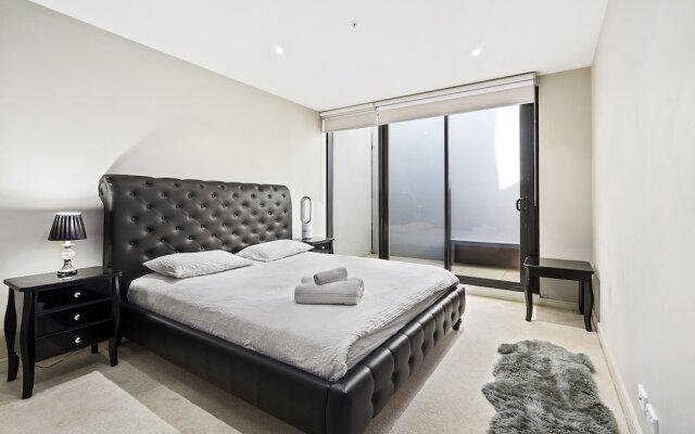 Roomerang at Istana 5