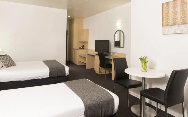 Adelaide Riviera Hotel