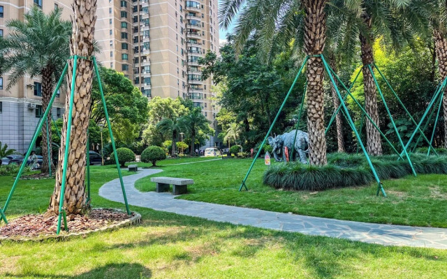 Tyms Comfortable 2BR 1BA Apt Xujiahui