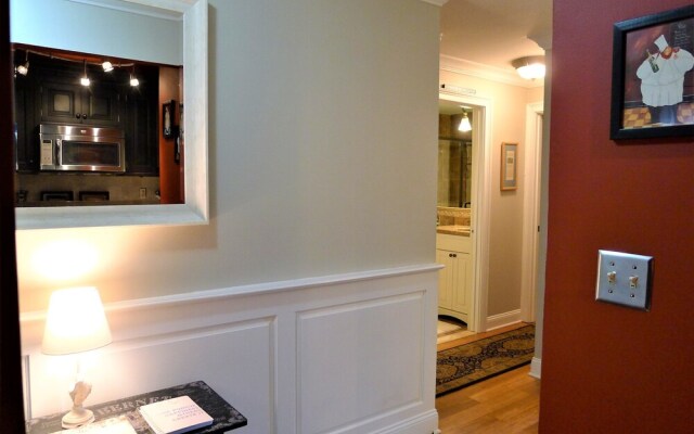 112 Chilton - 2 Bedroom Condo