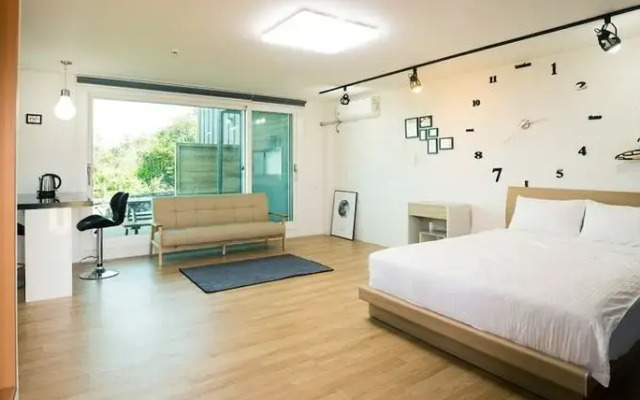 Jeju Damour