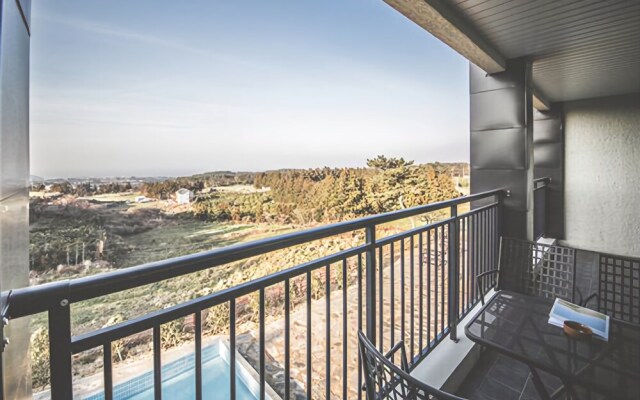 Jeju By the Hill Pension