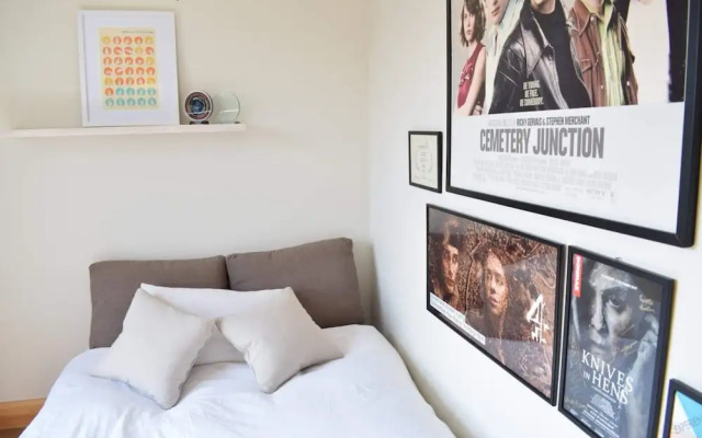 Contemporary 2BD Flat 4 Mins to Finsbury Park!
