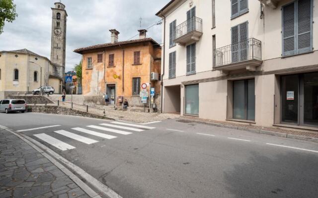 Lake Como Studio with Balcony and Private Parking