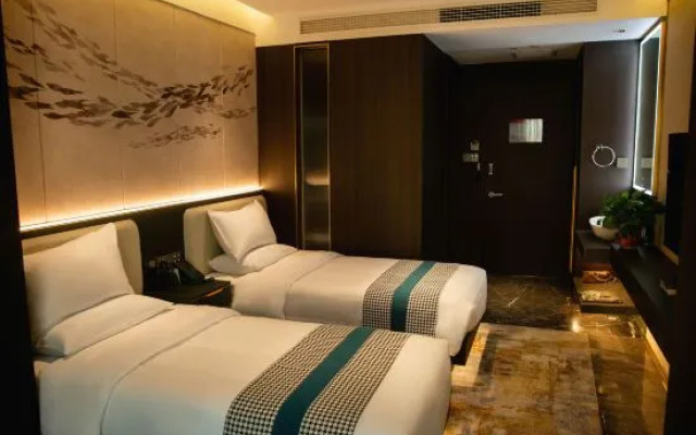 Yueshui Lanting Smart Hotel (Yuan Yongnian New Century Tianzhu Square)