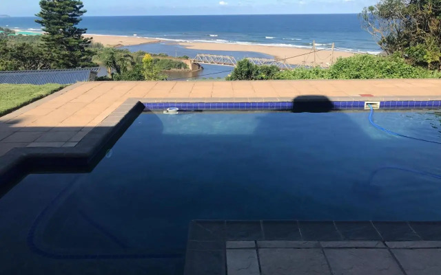 Illovo Beach Inn