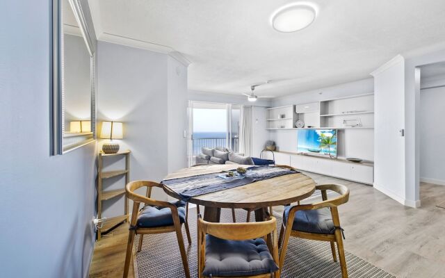 Beachfront Luxury 3 Bedroom Apartment