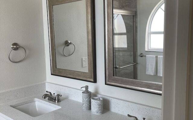 Modern Luxury Apartment Close Disney