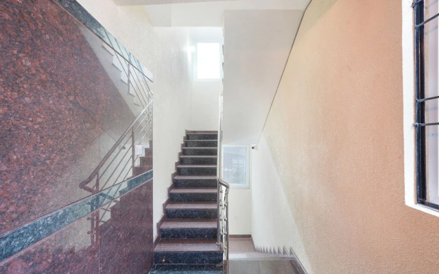 Fabhotel Royal Suites I