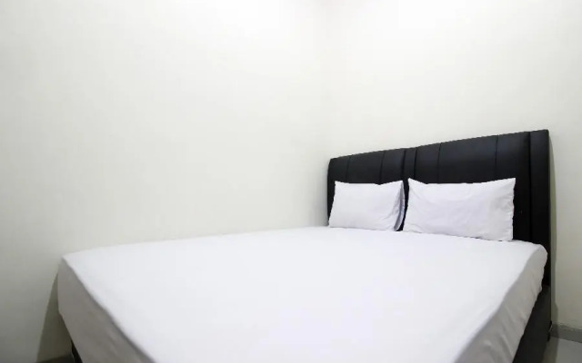 RedDoorz Plus near STIE YKPN 2