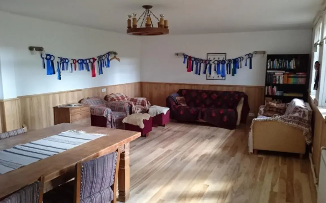 Liivaku stables