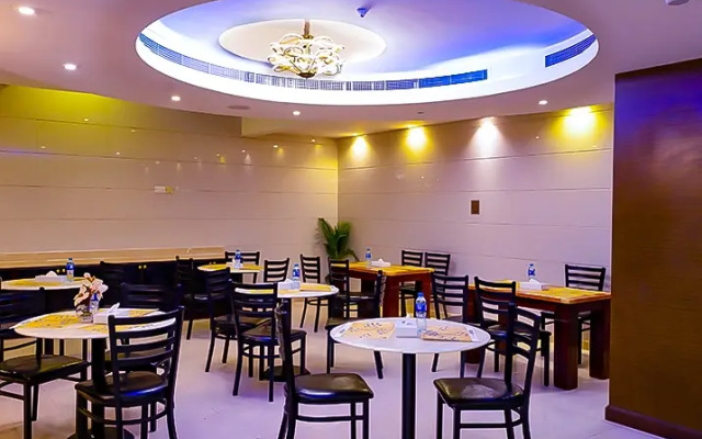 Click Square Hotel