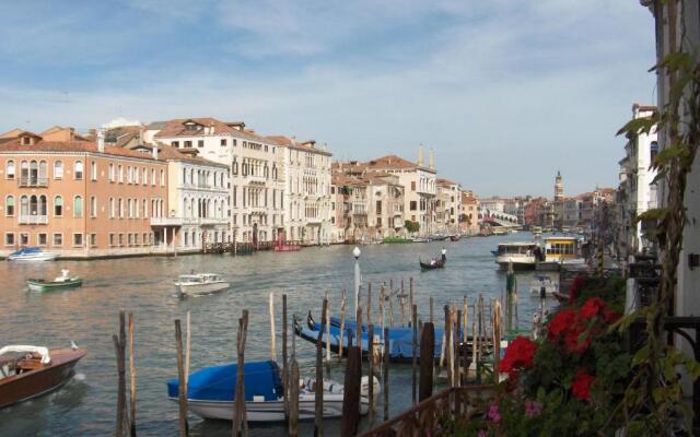 Honeymoon suite on Grand Canal