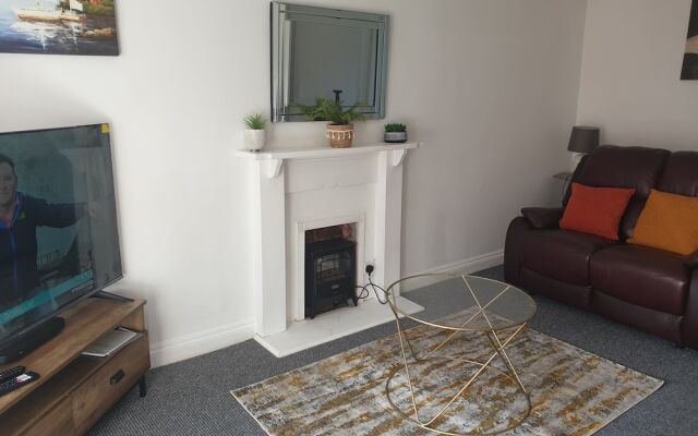 3 Bed House With Parking in Lighthorne Heath