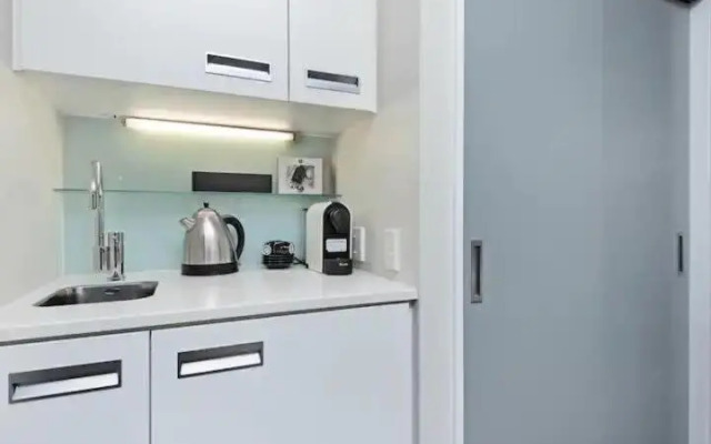 Stunning 1 Bedroom Studio Apartment