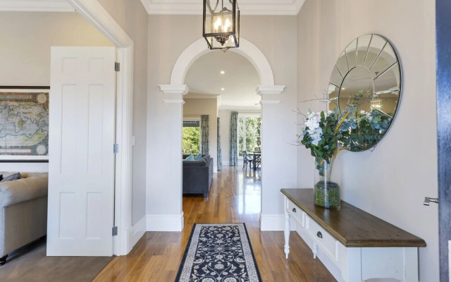 Grandview Accommodation - The Elm Tree Apartments