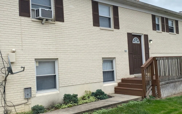 Cozy, Roomy 1 Bedroom Home in Cincinnati