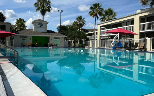 Hotel Room Near Disney 4 People