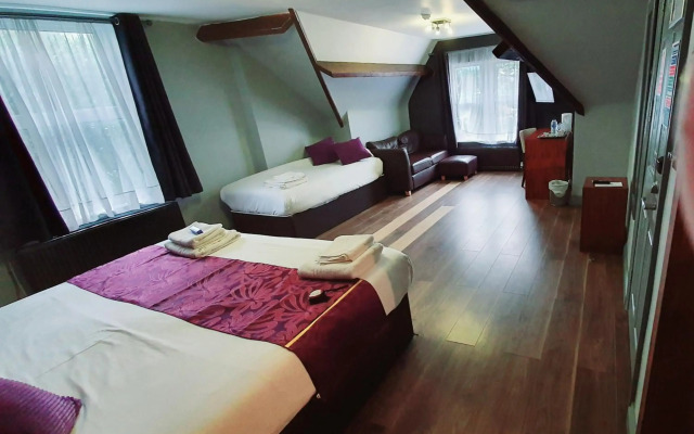 Bennetts Hotel