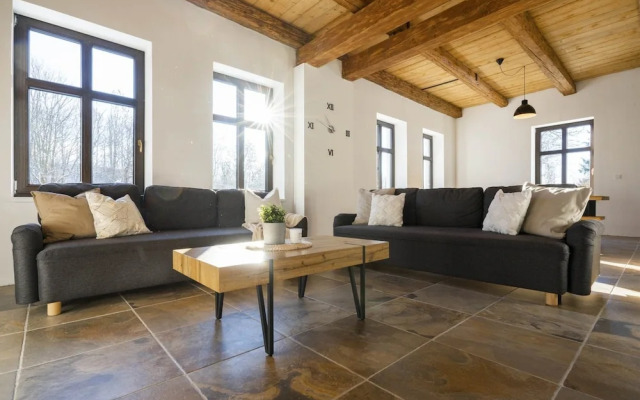 Villa in Rudnik With Private hot tub