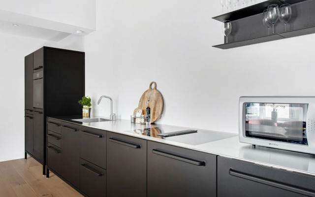 Sanders King - Cute 3-bdr Apt in City Center