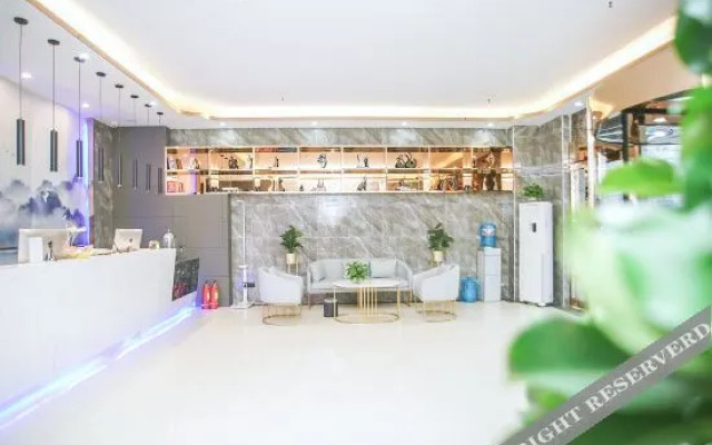 Yifeng Hotel