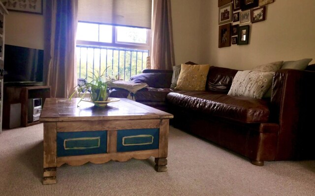 Cosy Romantic Boutique King bed Apartment Nuneaton