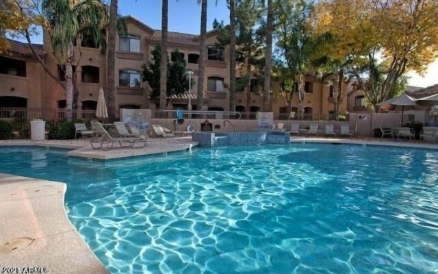 Comfort 3 Bedroom Condo by Redawning