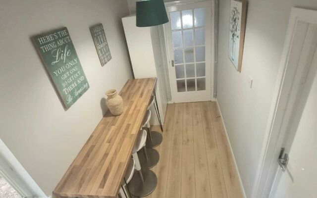 London Home with Beautiful Greenery