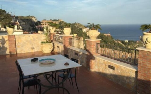 Taormina Holiday Home