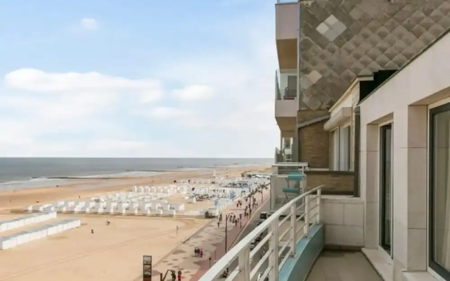 Panoramic Seaview Apartment in t Zoute