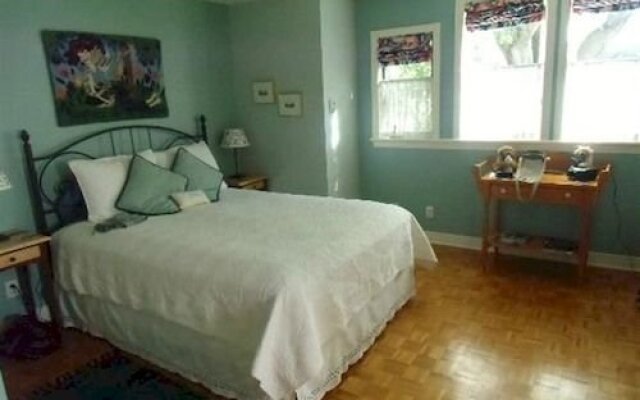 Shirley Samantha's Bed & Breakfast