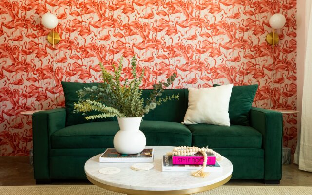 The Wesley by AvantStay – Mid-Century Modern Oasis with Pool