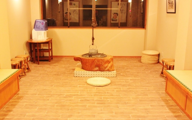 Kam Kam – Lobby – Yoshino