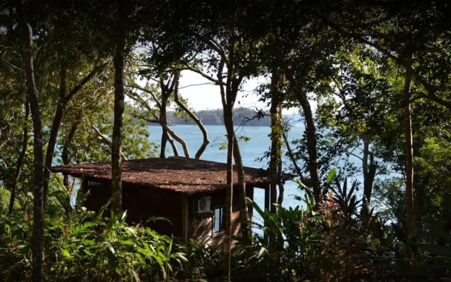 Howlers Bay Hotel