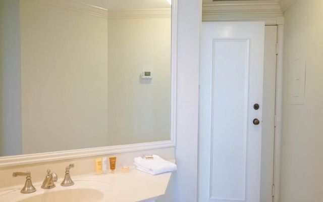 Surfside Resort 01111