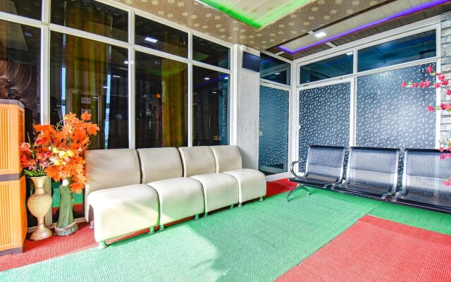 Collection O 86505 Vardhan Executive