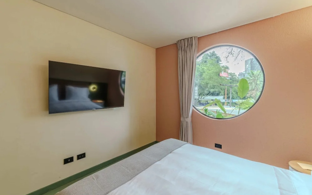 w Attractive 2BR w Balcony in Poblado